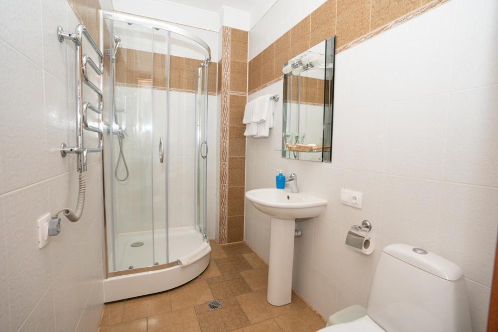 Hotel Piano Киев Екстериор снимка