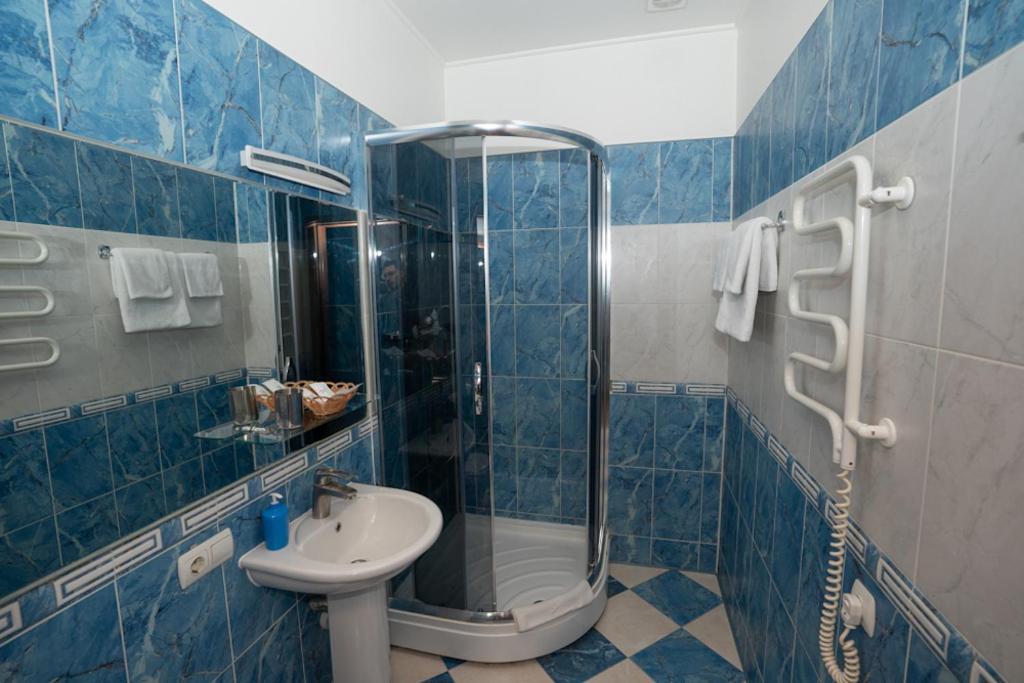 Hotel Piano Киев Екстериор снимка
